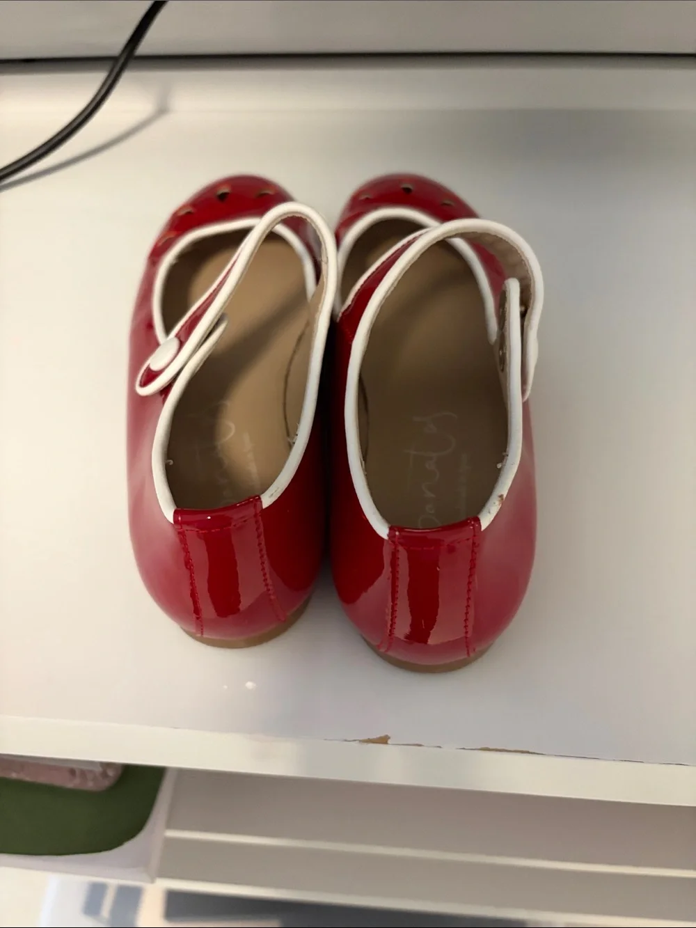 Papanatas by Eli 1957 shiny red